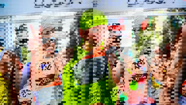 Maratón solidario congrega a corredores de todas las edades bajo lluvia intensa